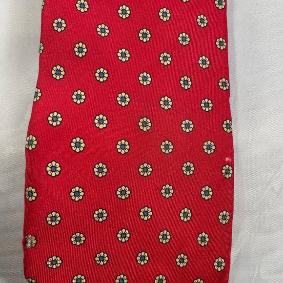 Red  color tie with small beige artistic motif in printed silk - Picture 2 of 5